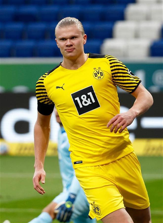 国米后卫邓弗里斯伤情不明复出无期，更换经纪人引转会猜测（国米后卫邓弗里斯伤势未明复出遥遥无期，换经纪人再起转会传闻）