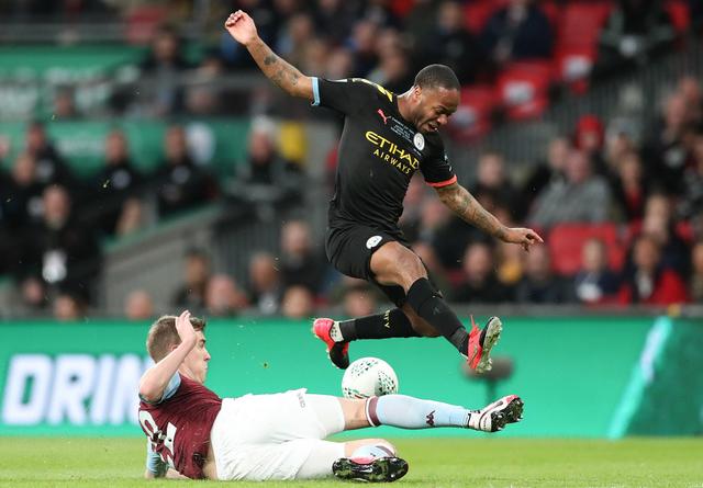 湖记：詹姆斯今日1次失误后 有湖蜜喊“辣鸡 你连历史前5都不是”（湖人记者：詹姆斯今日一次失误后遭湖蜜怒喊“辣鸡，不配进历史前五”）