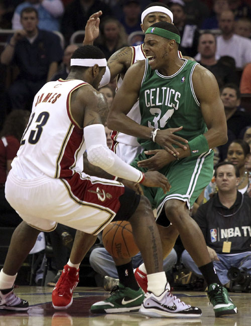 皇马在法国裁判蒂尔潘执法下首次失利，此前8胜1平（蒂尔潘执法下皇马首遭失利 此前战绩8胜1平）