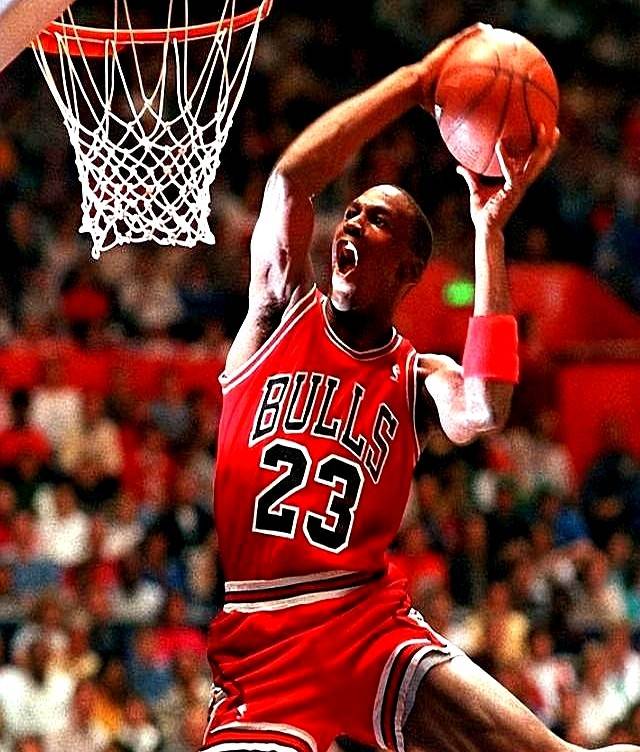 布斯克茨与阿尔巴现身迈阿密网球表演赛，为同胞阿卡助阵（布斯克茨、阿尔巴亮相迈阿密网球表演赛，为同胞阿卡助威）