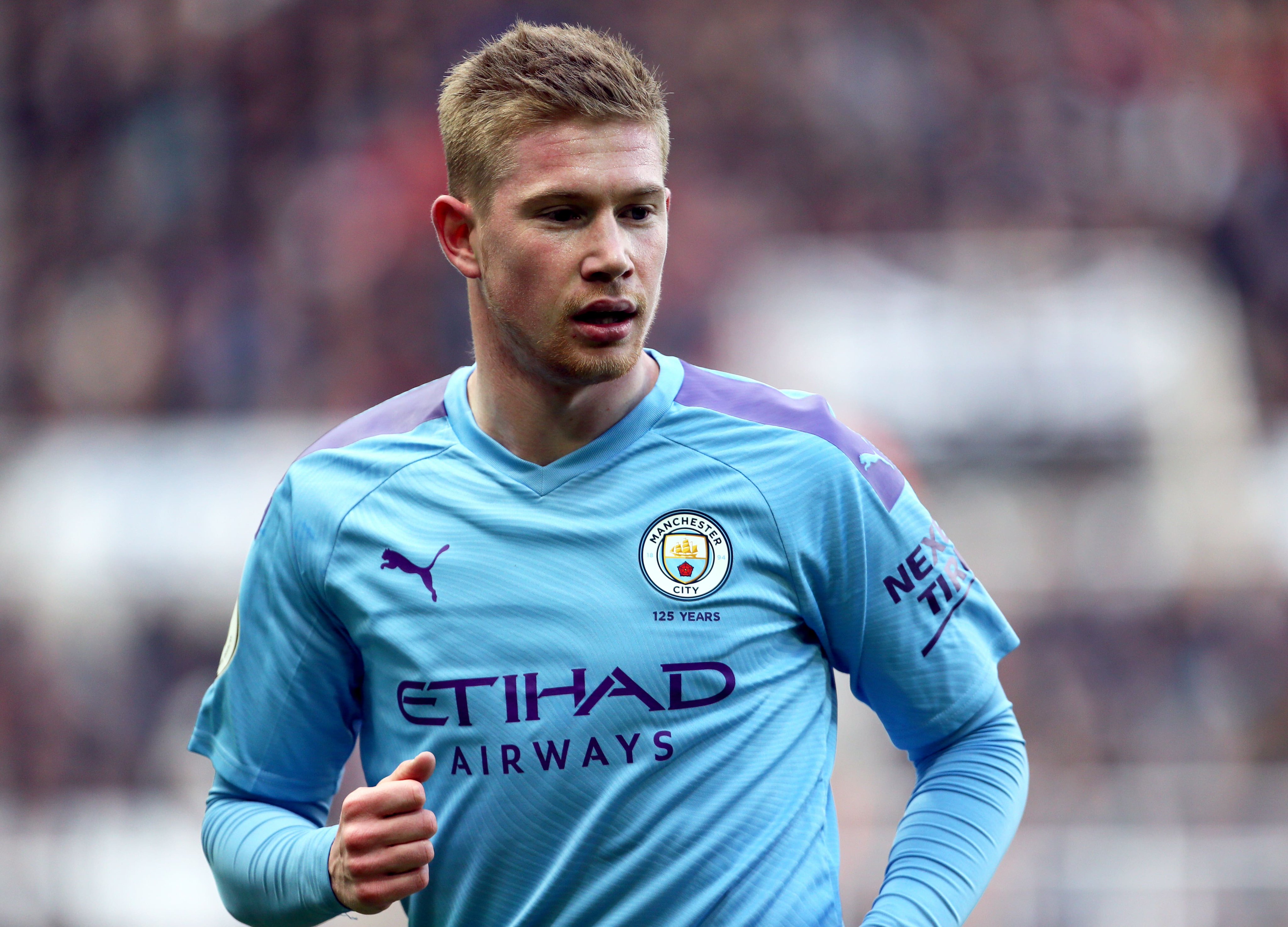 英超战报：桑切斯屡献神扑，切尔西0-0闷平伯恩茅斯（英超战况：桑切斯多次化解险情，切尔西与伯恩茅斯0-0握手言和）