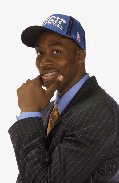 半场战报：拜仁3-0勒沃库森，格纳布里、雅克松破门（上半场拜仁3-0领先勒沃库森，格纳布里、雅克松相继破门）