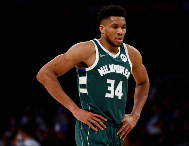 篮球CBA官方公布罚单，两名球员被禁赛（CBA官方发布处罚决定：两名球员遭禁赛）