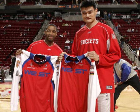 灰熊112-107击败快船，伦纳德39分哈登23分难救主（灰熊112-107力克快船，伦纳德39分哈登23分无力回天）