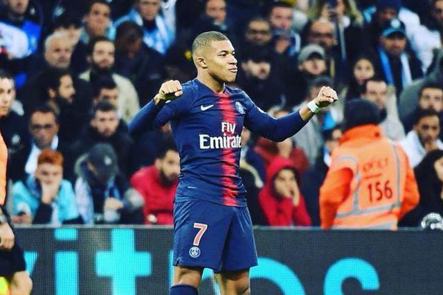 库里：我又不能从别人头顶飞过去，所以必须打得更有技巧（库里：既然不能从对手头顶飞过，就要靠更精妙的技术）