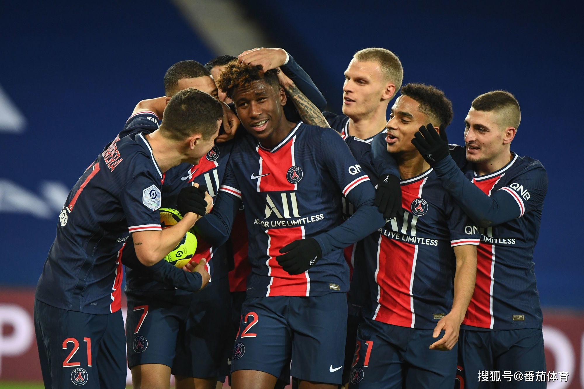 替补球员连续建功，证明球队深度（替补接连建功，凸显阵容厚度）