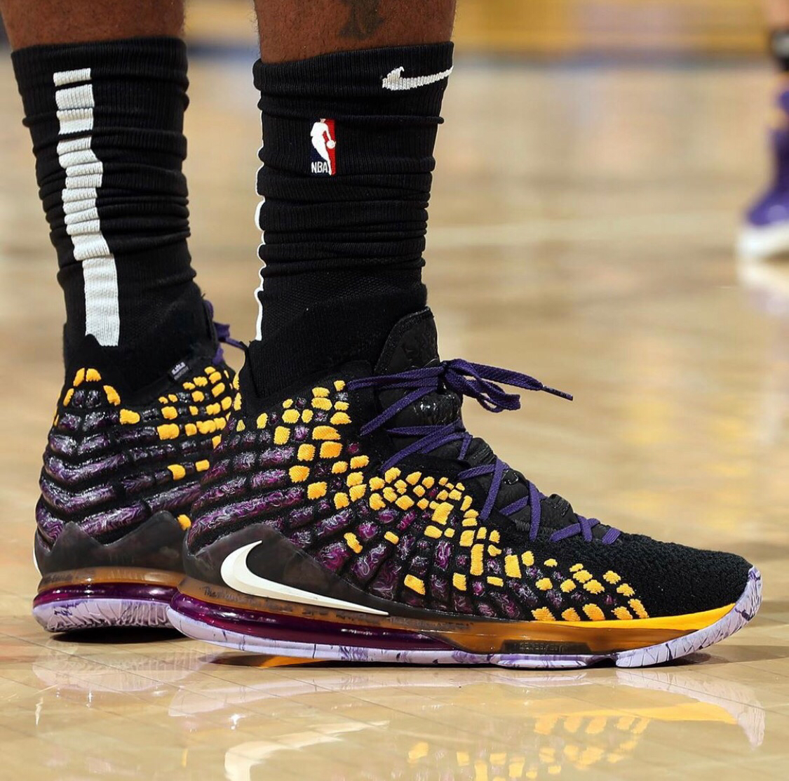 吴曦：如果一个评论能够影响一个球员，那么他的内心不够强大（吴曦：真正强大的球员不会被评论左右）