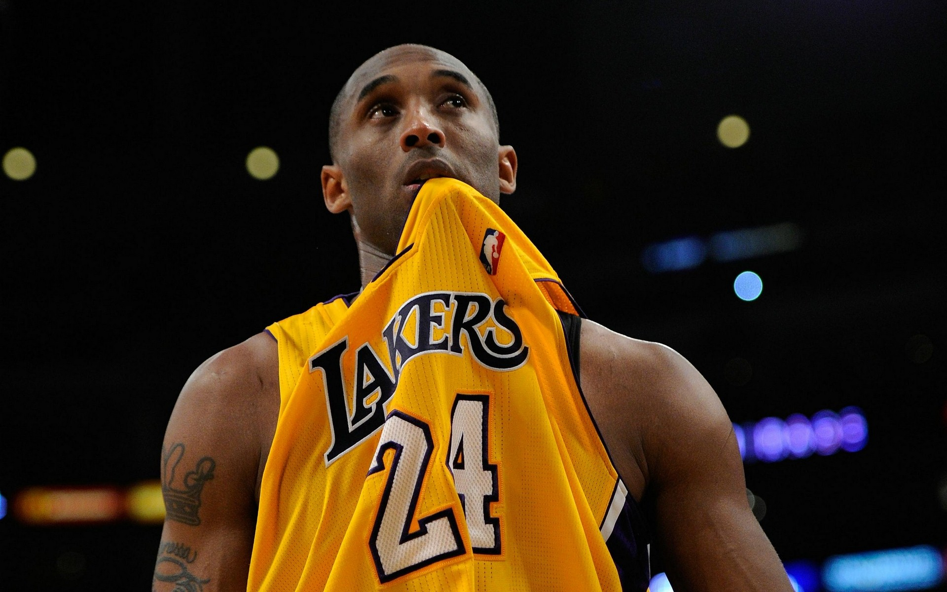 篮球NBA球队教练轮换策略调整（NBA球队教练轮换策略优化）