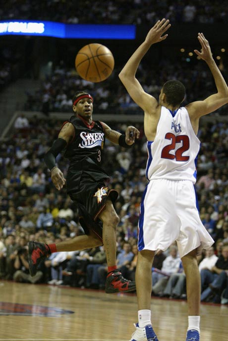 球迷：这球踢得跟动画一样（球迷直呼：这球像动画片一样）