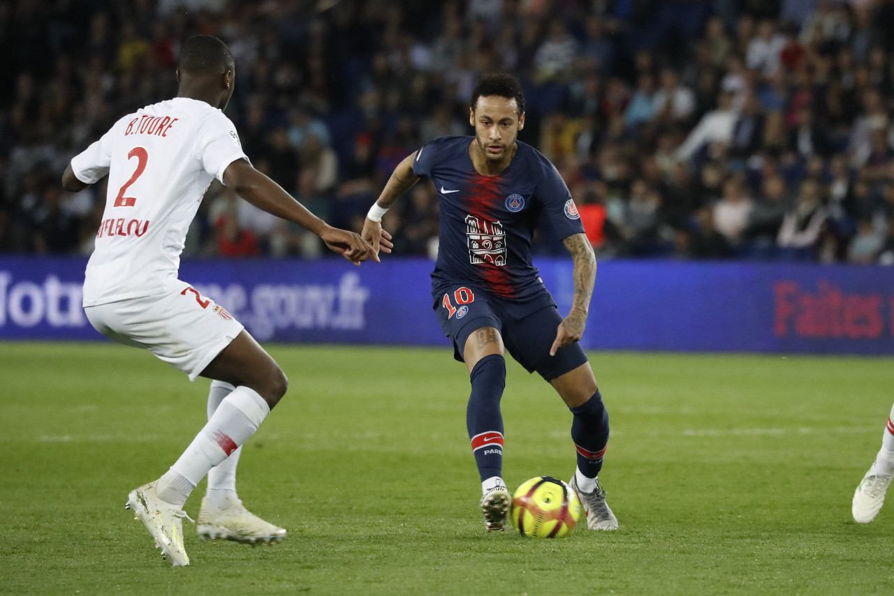 塞内加尔新一期名单：雅克松领衔，姆巴耶、马马杜-萨尔入选（塞内加尔公布新名单：雅克松领军，姆巴耶与马马杜-萨尔入围）