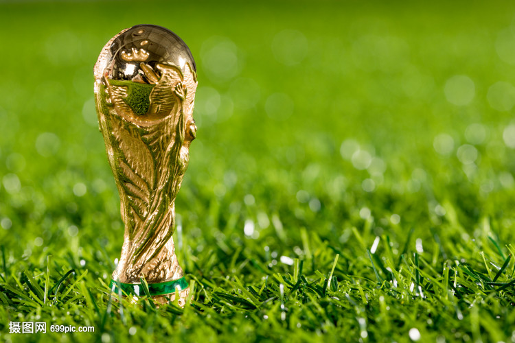 每体：为纪念重返诺坎普，巴萨在对阵毕包时会身着特别版球衣（每体：庆祝重返诺坎普，巴萨战毕尔巴鄂将披纪念版球衣）