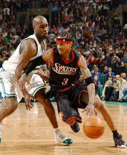 湖人vs马刺前瞻：湖人阵容齐整冲四强，一场定胜负悬念十足（湖人vs马刺前瞻：阵容齐备冲击前四，一战定胜负悬念拉满）