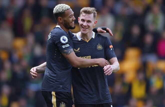 乌尔比希：能与诺伊尔、乌尔赖希一起训练很重要，他们很优秀（乌尔比希：与诺伊尔、乌尔赖希一同训练意义重大，他们都很出色）