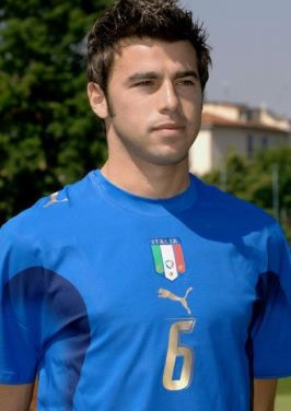 德媒报道阿森纳关注巴奥亚：近期不在最佳状态的德甲最快边锋（德媒：阿森纳有意巴奥亚，这位德甲速度最快的边锋近期状态下滑）