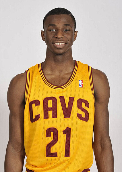 利物浦欧冠客战国米19人名单：萨拉赫无缘 基耶萨因病缺席（欧冠利物浦客场挑战国米19人名单出炉：萨拉赫落选，基耶萨因病缺阵）