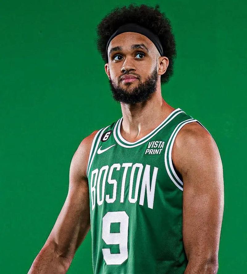 世体：克里斯滕森伤势有所好转，今天他进行了场地训练（世体：克里斯滕森伤势见改善，今日重返场地进行训练）