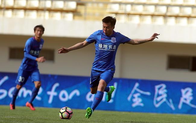 延续火热状态！陈盈骏半场7中6贡献13分2断（火力不减！陈盈骏半场7投6中砍下13分并送2次抢断）