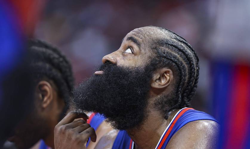 罗体：那不勒斯暂停引进左边锋，搁置了对斯特林和格10的联系（罗体：那不勒斯暂时叫停左边锋引援，已搁置与斯特林、格10的接触）