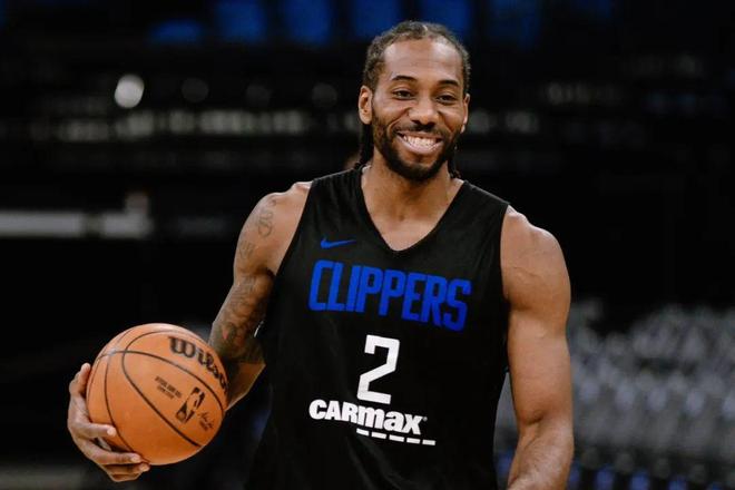 雷霆遭遇连败，马刺展现韧性（雷霆陷入连败泥潭，马刺韧性十足）