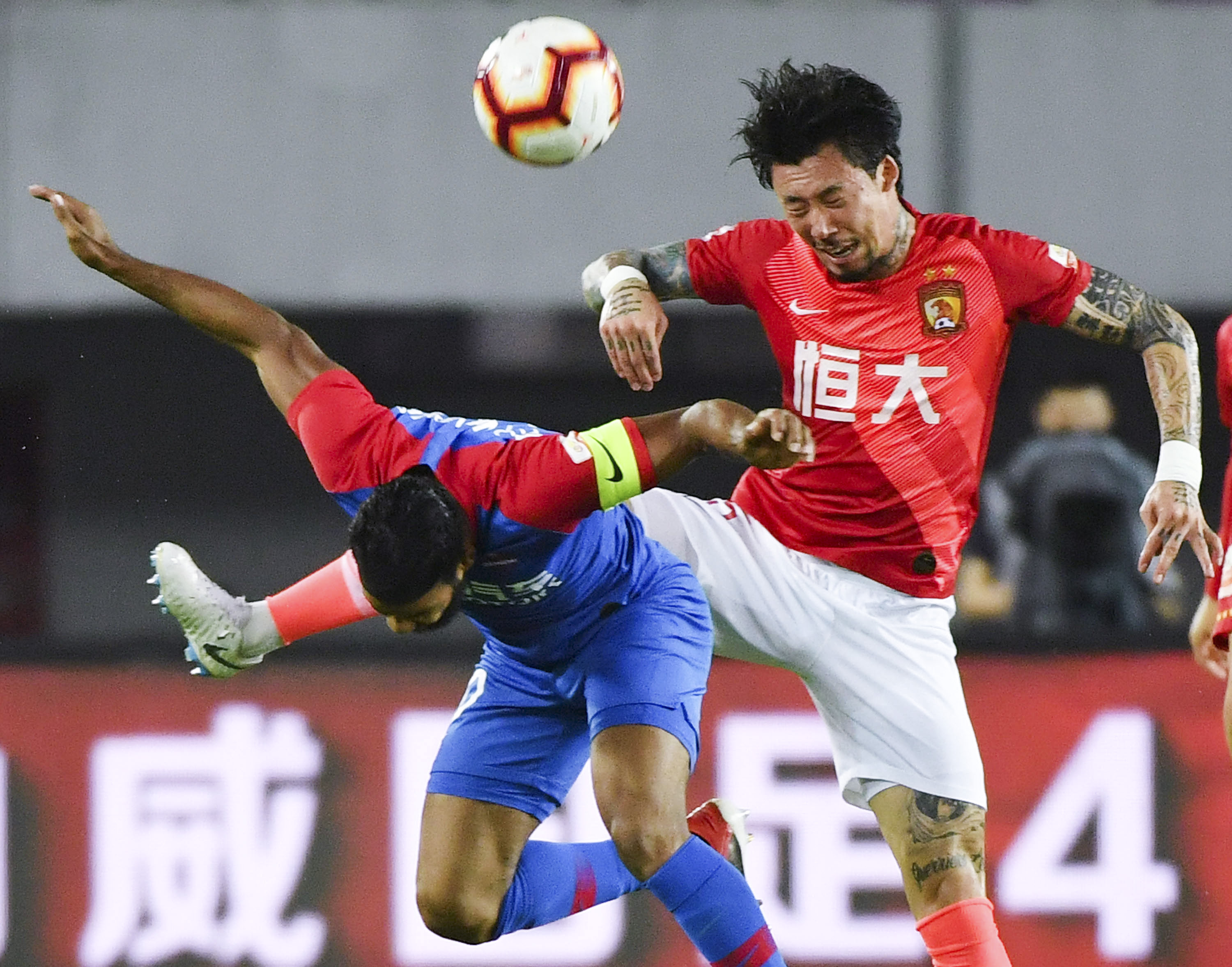 米体：弗拉霍维奇和加蒂今天分别在伦敦和里昂接受手术（米兰体育报：弗拉霍维奇与加蒂今日分别在伦敦、里昂接受手术）