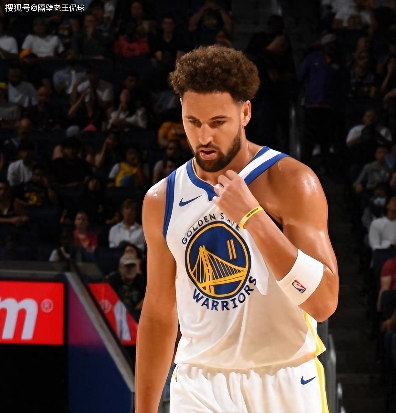 球队一波流带走比赛（球队凭一波攻势锁定胜局）